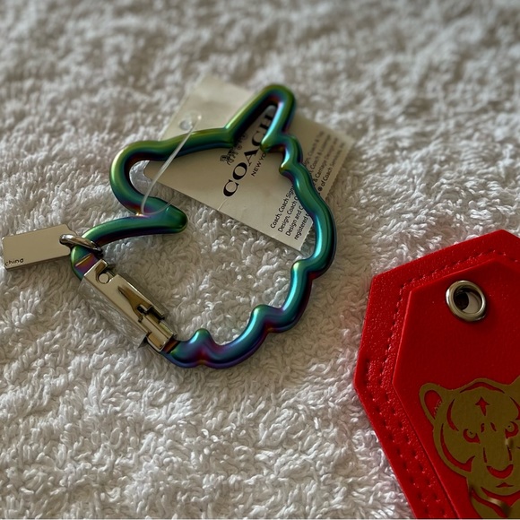 BNWT Coach Iridescent Unicorn Carabiner - Picture 4 of 6